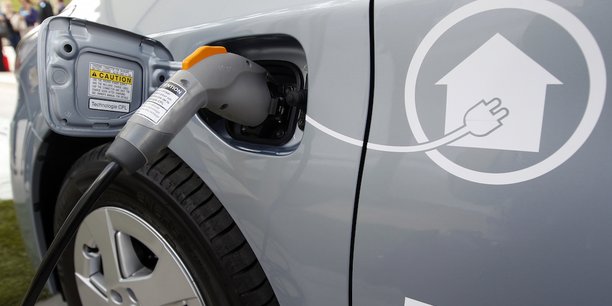 La recharge la plus chère se fait sur des bornes ultrarapides au bord des autoroutes, auprès des exploitants comme TotalEnergies ou Ionity.