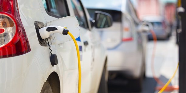 Alors que les immatriculations des voitures électriques ont progressé, leur part de marché, elle, s